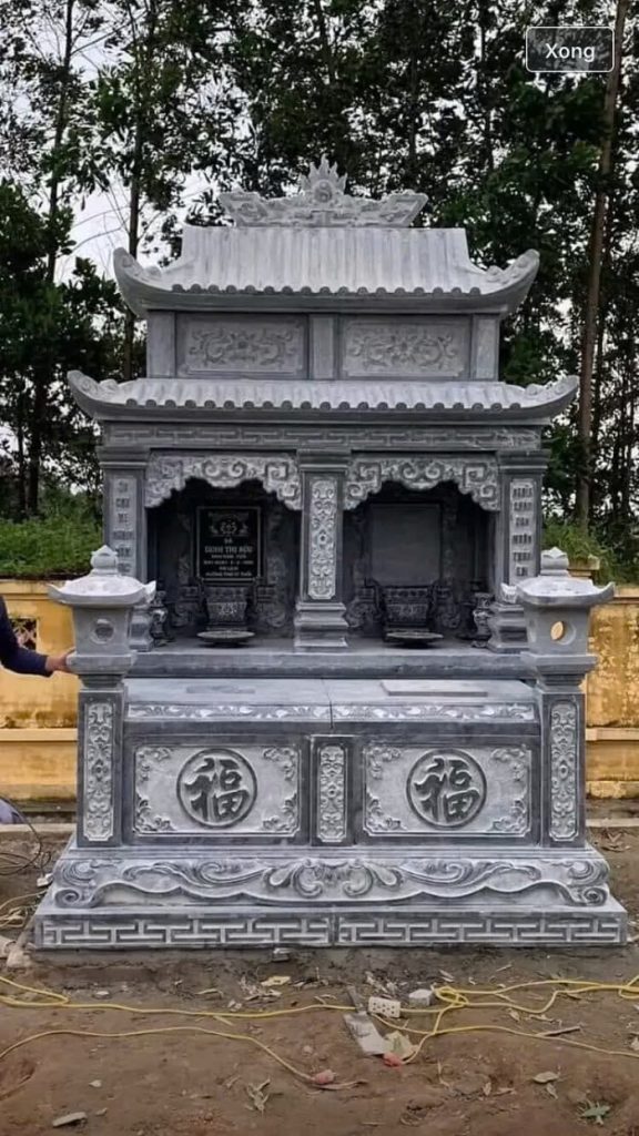 Mộ đá xanh đen