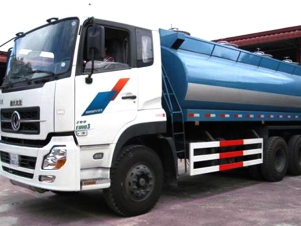 Xe bồn chở xăng dầu